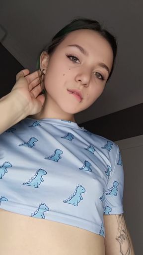 Teen onlyfan shows off her tits