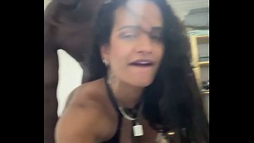 Negao PAUZUDO me fudeu gostoso no pelo botando o p&eacute_ na minha cara