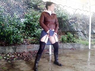 Petticoat public void urine
