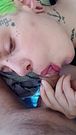 Ragazza punk scopre la sborra calda in bocca
