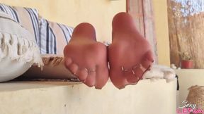 Cumming Outdoor Nylon Foot Tease – Sheer Pantyhose Soles on the Terrace