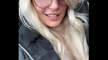 Femme &agrave_ lunette, femme &agrave_ ..?? N&rsquo_h&eacute_site pas &agrave_ me demander ta vid&eacute_o ...