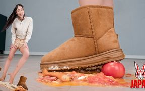 An Komatsu Crushes Your Dinner in Boots and Rubs It Like It’s Your Face!