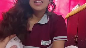 Le llama su Madre y la PEQUE&Ntilde_A COGIENDO: Jovencita No Para de Darse Sentones
