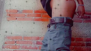 Kanos tini fiúk nyilvános helyen: a dildós masztrubálás nyers anális akcióba fordul