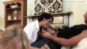 Foursome with 2 girls and 2 guys