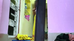 When Bhabhi Came Out of the Bathroom, Devar Quietly Grabbed Her.