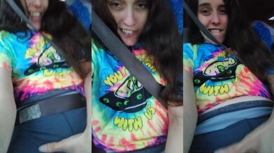 Pink slut moans in car while hippie gym pants ride gets me whipped raw
