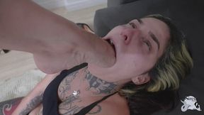 Vai escrava engole meus lindos pezinhos, gosto de faze-la sofrer com eles enfiados até o fundo da tua garganta by Luna Volkova (part05-06)