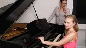 ”Flirty teen is having lesbian sex with her step mom”