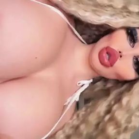 BEAUTY MAKES ME CUM ON HER BIG TITS