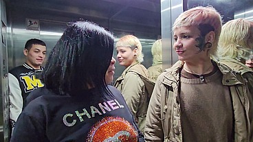 Dos Chicas Latinas Hacen un Trio Con el Repartidor en Buenos Aires Argentina