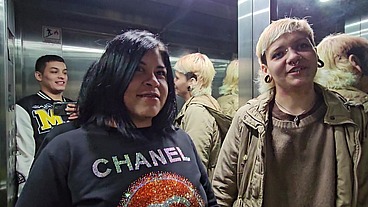 Dos Chicas Latinas Hacen un Trio Con el Repartidor en Buenos Aires Argentina