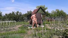 I work nude outdoor