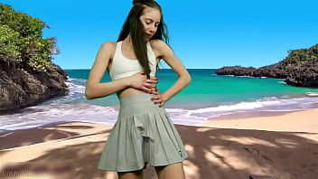 She has no panties, wait until the wind blows