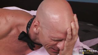 Johnny Sins anal knepper store bryster tatoveret Christy Mack og Madison Ivy i strømpebukser i trekant
