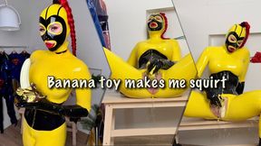 Banana toy makes me squirt