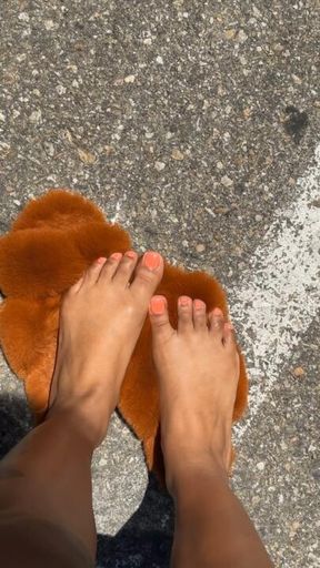 Pretty Peachy Toes