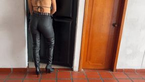 Jarlyn starts the car with her boots.