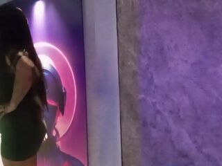 tuve sexo lésbico en la discoteca con una desconocida