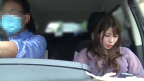 イイ身体をした人妻を公園のトイレに連れ込んでヤる！！