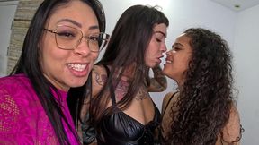 triple cunt party for bisex girl! i love cock and cunt, but today was cunt day! heads up for the scissoring!