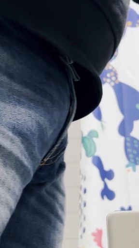 Piss 004 - Hairy man takes a piss