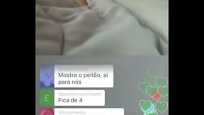 Gordinha se exibindo no Periscope ao vivo