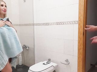GOLDEN-HAIRED BREASTY mother I'd like to fuck STEPMOM IN SHOWER DRILLED BY STEPSON