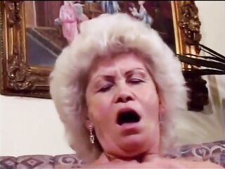 Hawt stepmom likes my knob in her twat and throat