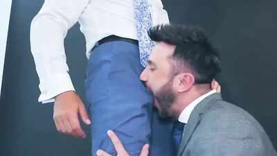 Kike Gil & Leo Rosso are fucking in the office