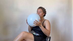 having fun with balloons m0