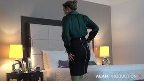 Julia North Solo Green Outfit