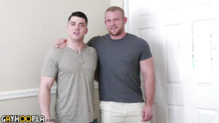 Mladý Collin Simpson, v zadku