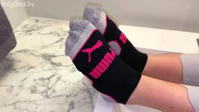 She Gives Me A Sneaky Footjob In The Bathroom! (Tania Amazon &mdash;  sneaky cheating)