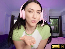 Bigass gaming amateur babe sucks BWC in CFNM action