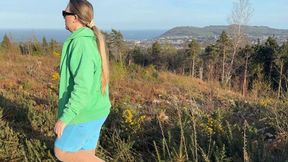 Girl pee in the field