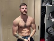 Macrophilia - gym buddies unaware shrinking foot crush