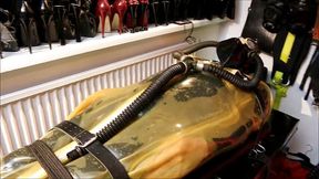 Teasing a impotent rubberslave