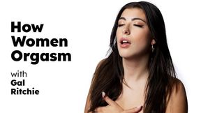 Gal Ritchie Rubs One Out Until She Shakes