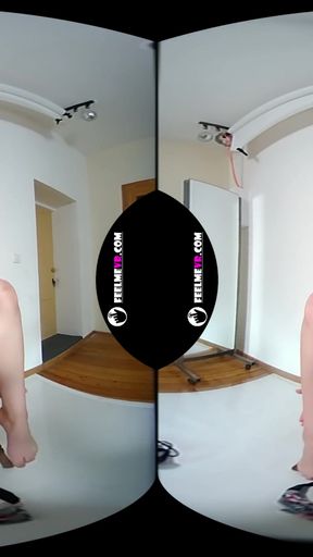 Kate Fresh Sexy Blonde Striptease 180vr