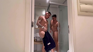 PEGANDO O PR-M0 NO BANHEIRO. - PARTEI