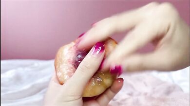 Peach cum drips from Japan hentai sweetie as messy food play gets her off alone