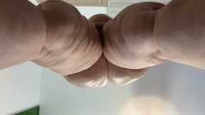 Fat thighs jiggling