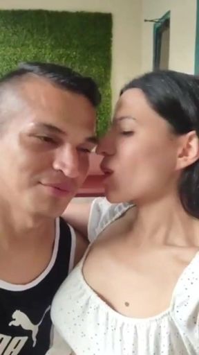 Daniela Duran gets naked in bed ready to fuck on camera livestream webcam show