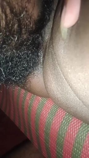 Wife Puzzy Fingering and Eating