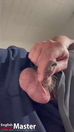 25 Mins of Multiple Piss Videos From Uncut Daddy