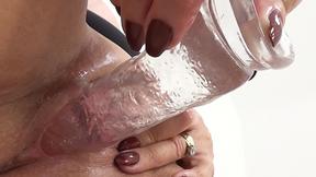 ”Auntie Having A Wank In Close Up”