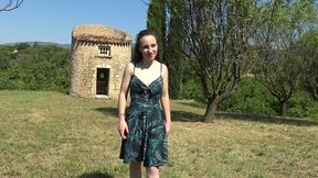 a 18ans, amandine goute a sa toute premiere sodomie... en plein gang-bang !