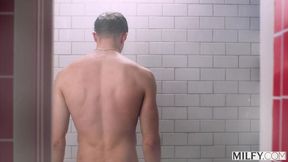 Naughty Milf Lexi Luna Seduces Horny Stud in the Shower at the Spa